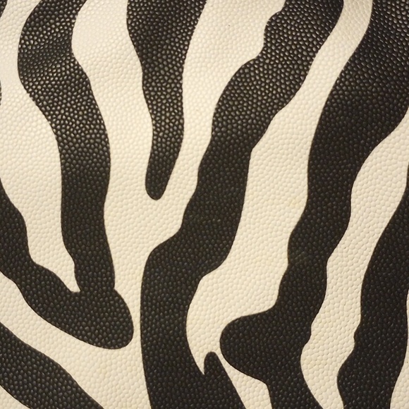zebra print hand/shoulder bag - Picture 3 of 10